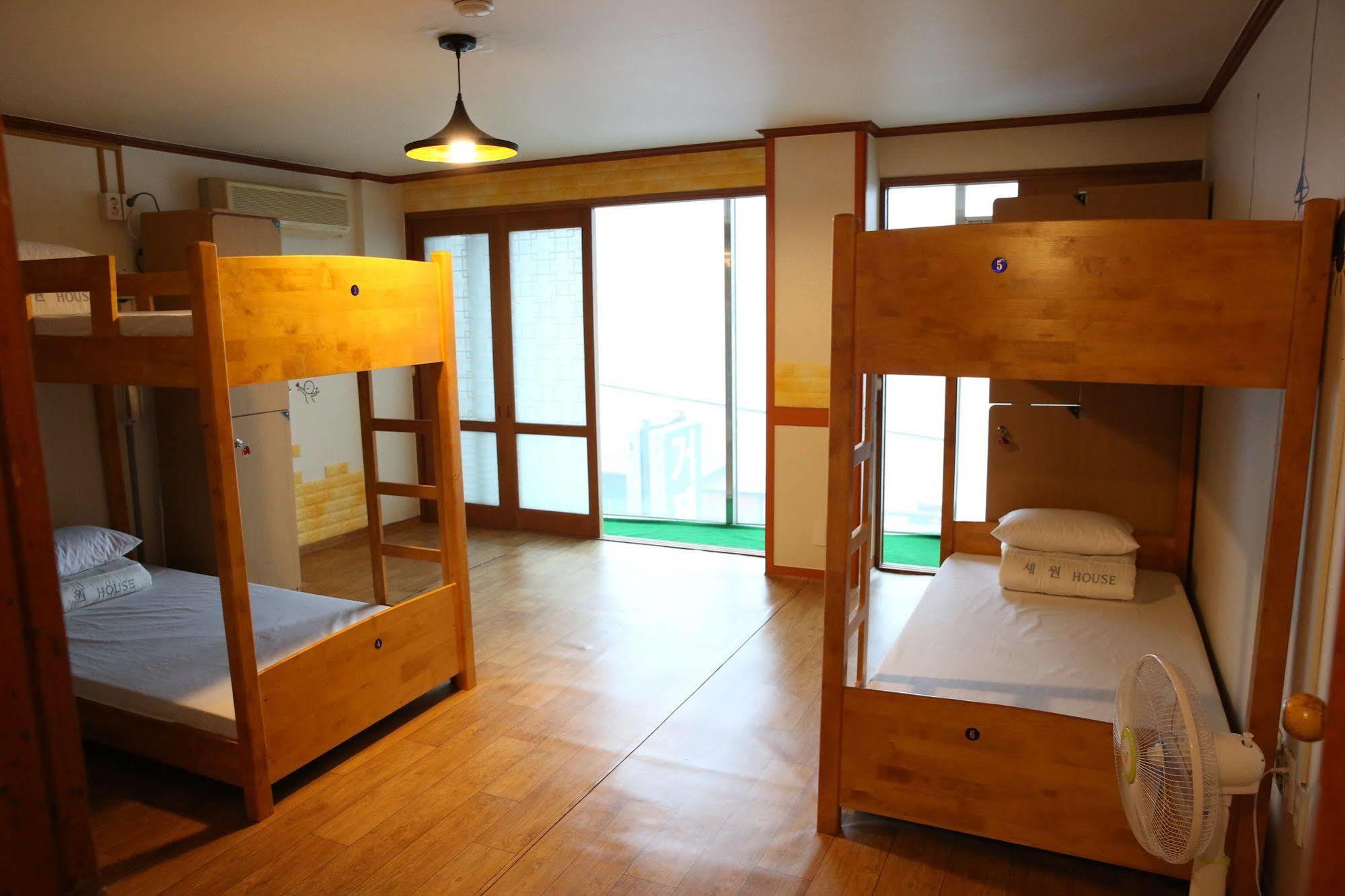 בוסאן Yes Guesthouse מראה חיצוני תמונה